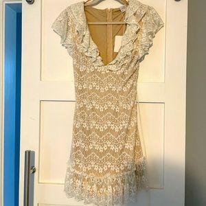 Selfie Leslie Lace dress